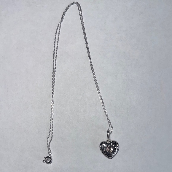 Elegant Silver and Pink Heart Necklace with Delicate Chain - Picture 3 of 3